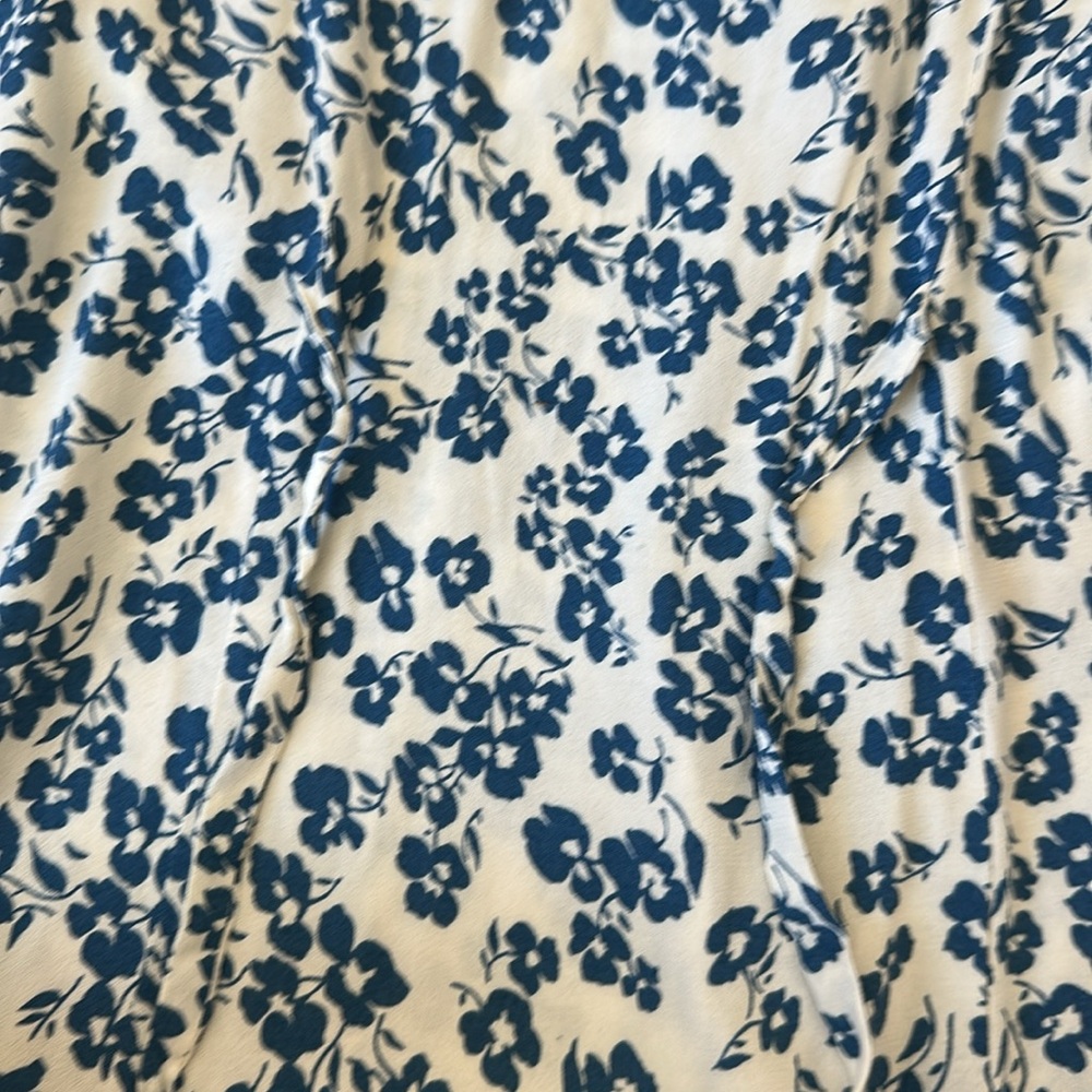 Reformation Rylinn Floral Button Front Tie Back Sundress
MILANESA, Size 6 NWT - Picture 7 of 7